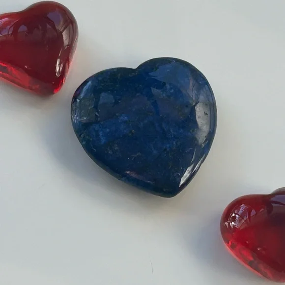 Heart-Shaped Blue and Red Decorative Stones - Picture 3 of 4